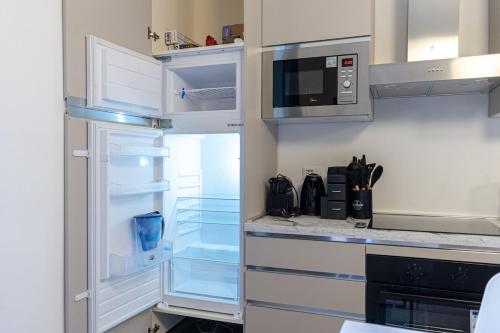 modern 2br 2ba metro access 12min duomo