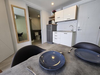 Stylish Urban Escape 1Bed Apt T2-822,,3 star