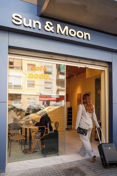 sun and moon aparthotel