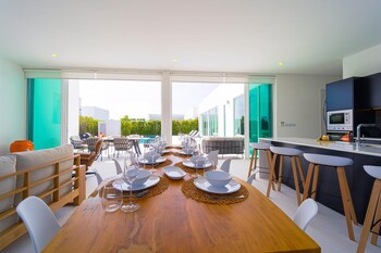 modern 4 bed private pool villa kh b6