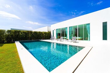 modern 4 bed private pool villa kh b6