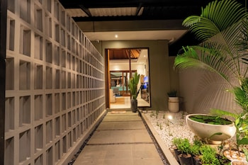 hazel villa jimbaran