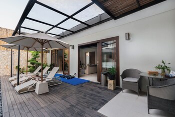hazel villa jimbaran