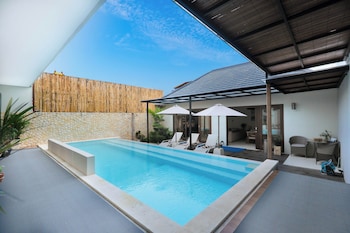 hazel villa jimbaran