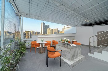 yizhi hotelshangxiajiu pedestrian stree