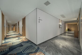 yizhi hotelshangxiajiu pedestrian stree
