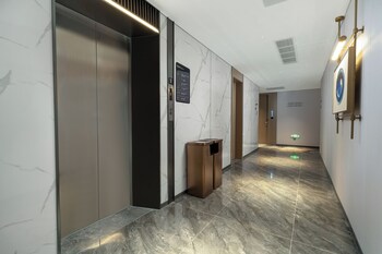 yizhi hotelshangxiajiu pedestrian stree