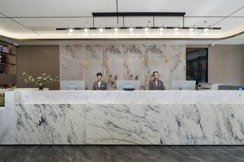 yizhi hotelshangxiajiu pedestrian stree