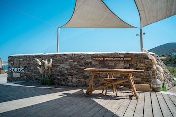 Soros Beach,Antiparos>>Agios Georgios,3 star