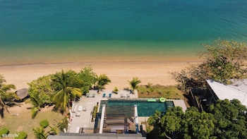 amako beach house