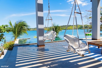 Amako Beach House,,3 star