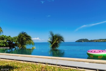 Amako Beach House,,3 star