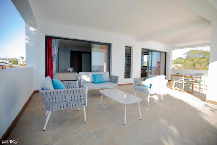 amako beach house