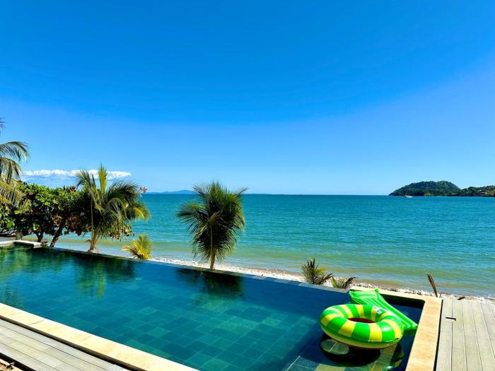 amako beach house