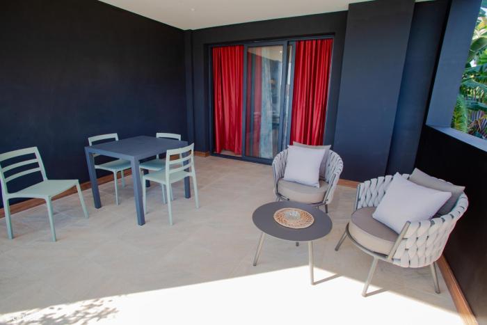 amako beach house