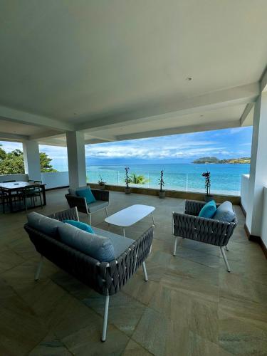amako beach house