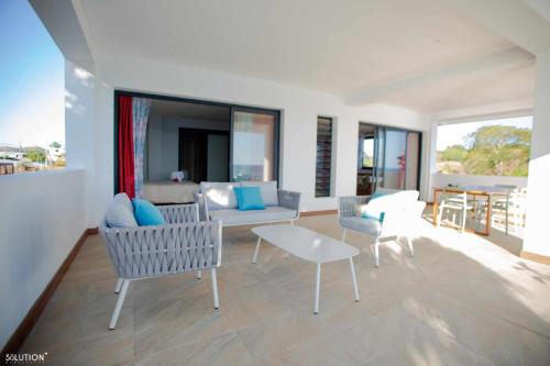 amako beach house
