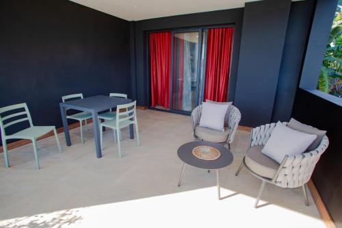 amako beach house