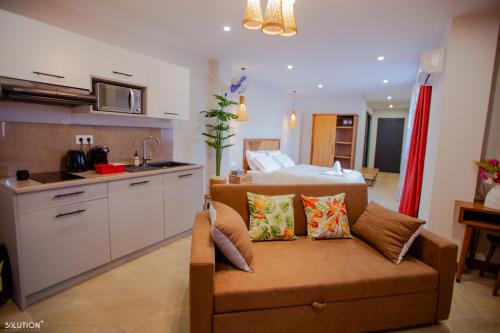 amako beach house
