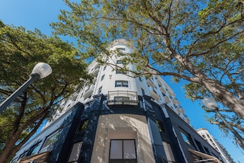 the avenue luxury residences coral gables
