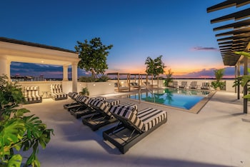 the avenue luxury residences coral gables