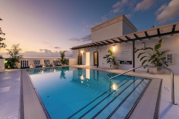 the avenue luxury residences coral gables