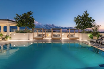 the avenue luxury residences coral gables