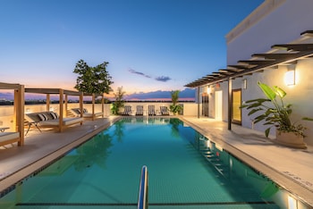 the avenue luxury residences coral gables