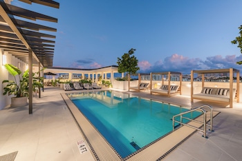 the avenue luxury residences coral gables