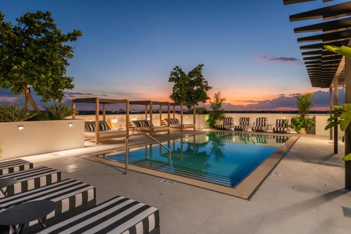 the avenue luxury residences coral gables