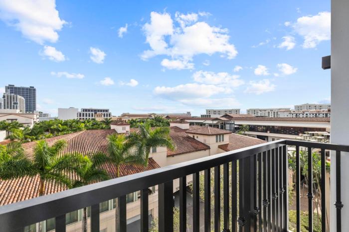 the avenue luxury residences coral gables