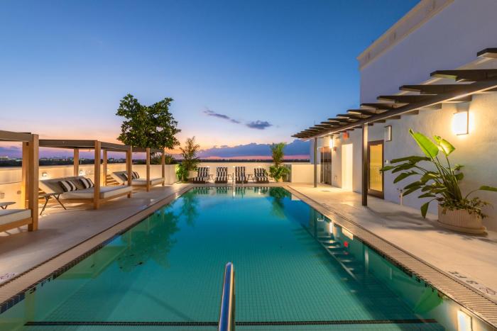the avenue luxury residences coral gables