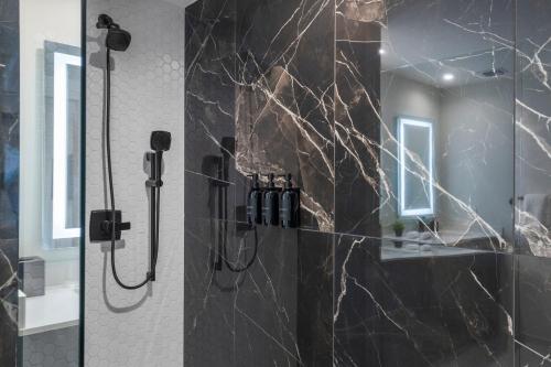 the avenue luxury residences coral gables