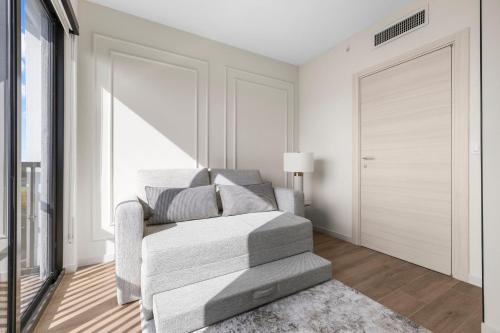 the avenue luxury residences coral gables
