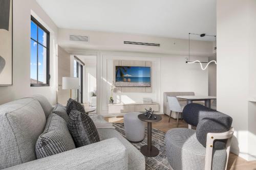 the avenue luxury residences coral gables