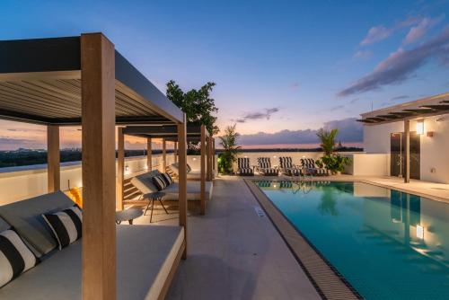the avenue luxury residences coral gables