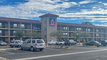 Studio 6 Victorville Green Tree Blvd,,2 star