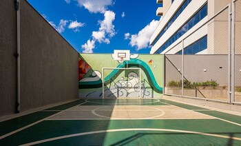 Apts In A Building With Pool And Gym - Grl,,2 star