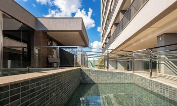 Apts In A Building With Pool And Gym - Grl,,2 star