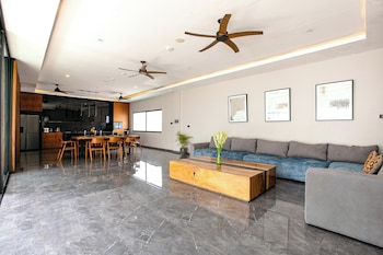 Villa Mj Modern 4Br With Pool & Rooftop,,4 star