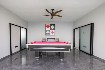villa mj modern 4br with pool and rooftop