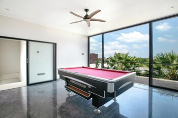 villa mj modern 4br with pool and rooftop