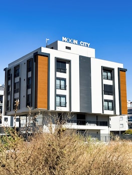 moon city
