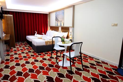 tanha park hotel
