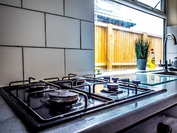 ensuite3 woodhouse private bath 2kitchen