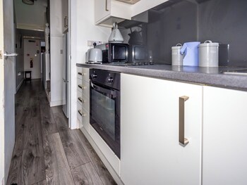 ensuite3 woodhouse private bath 2kitchen