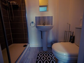 ensuite4 woodhouse private bath 2kitchen