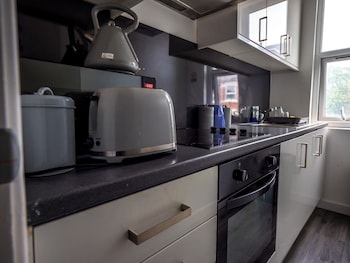 ensuite4 woodhouse private bath 2kitchen