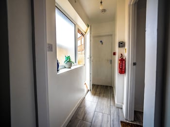 ensuite6 woodhouse private bath 2kitchen