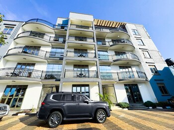 Maja Apartments Kampala,,4 star